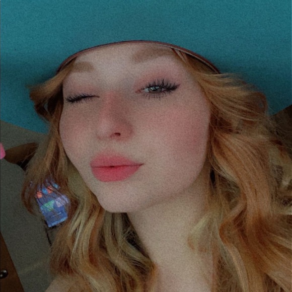 Meet your Posher, Lillian - Picture 2 of 3